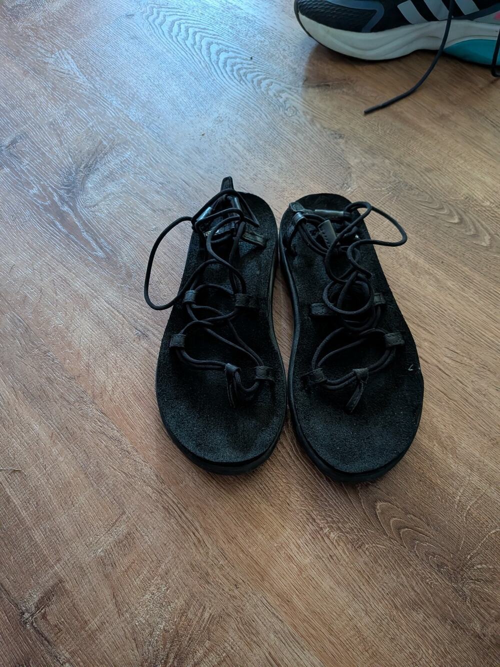 Teva SIZE 7 BLACK VOYA INFINITY BUNGEE SANDALS